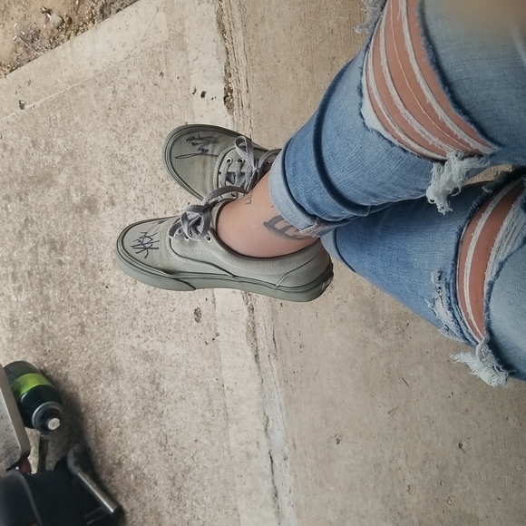 Meet your Posher, Beth - Picture 3 of 4